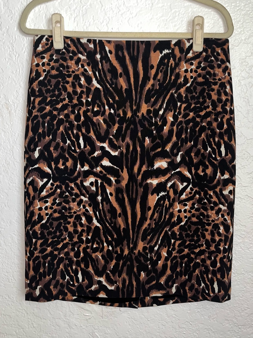 Talbots Womens size8 Leopard Cheetah Animal Print Pencil Skirt Stretch